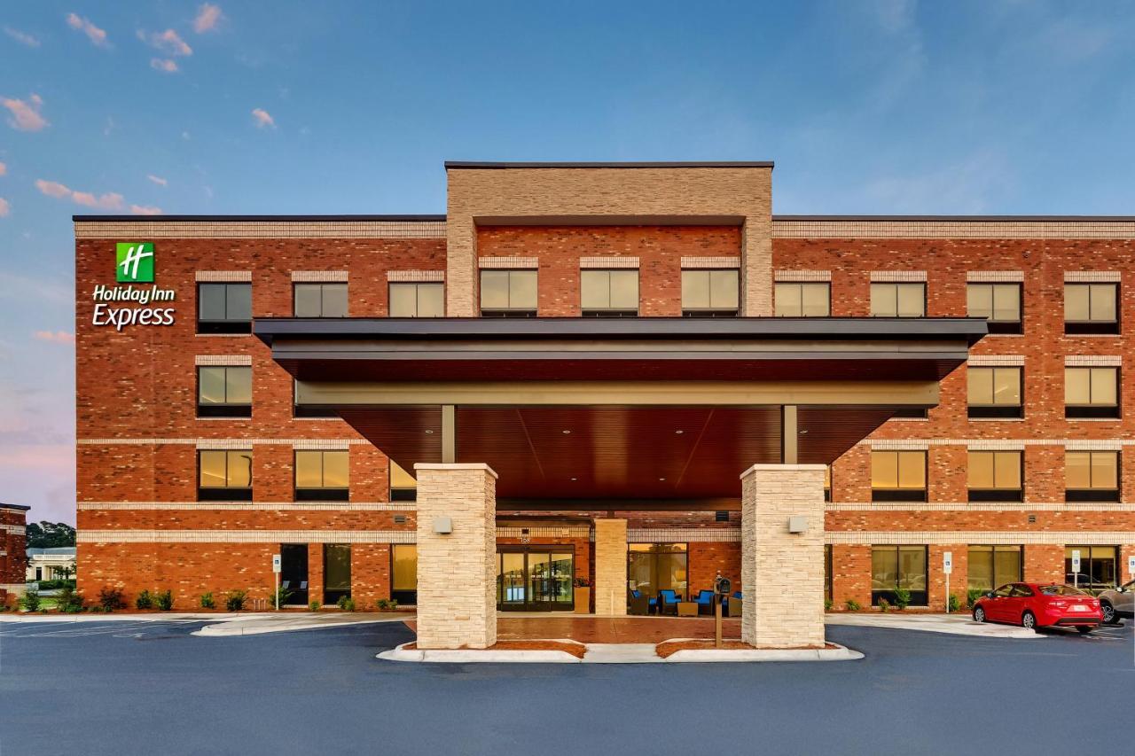 Holiday Inn Express - Wilmington - Porters Neck By Ihg Exterior photo